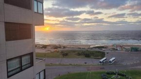 Cerca de Todo, Piso 12 Vista al Mar, Cochera, Familiar, No Ropa Blan